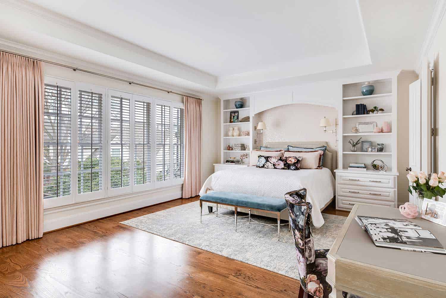 interior-design-gallery-bedroom-nicole-arnold-highland-park-1